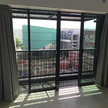 Apartamento 25 M2 Tour Black Swans Centre Tram C Et E Direct Parlement Europeen A 15 Minutes Arrivee 24 Sur 24